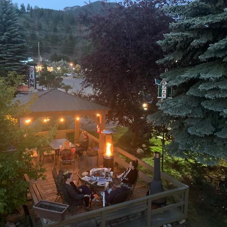Destination Inn Radium Hot Springs Esterno foto