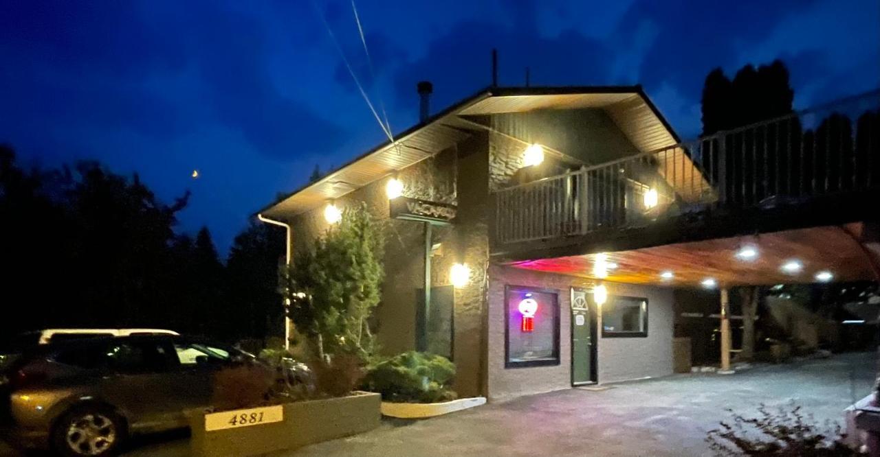 Destination Inn Radium Hot Springs Esterno foto