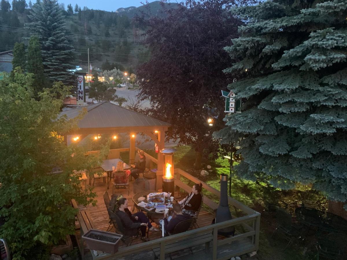 Destination Inn Radium Hot Springs Esterno foto